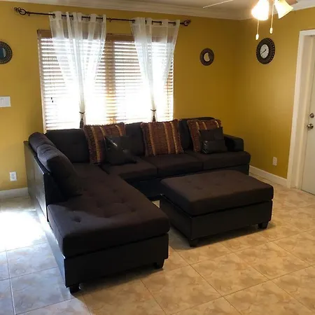 Shay'S Apartment